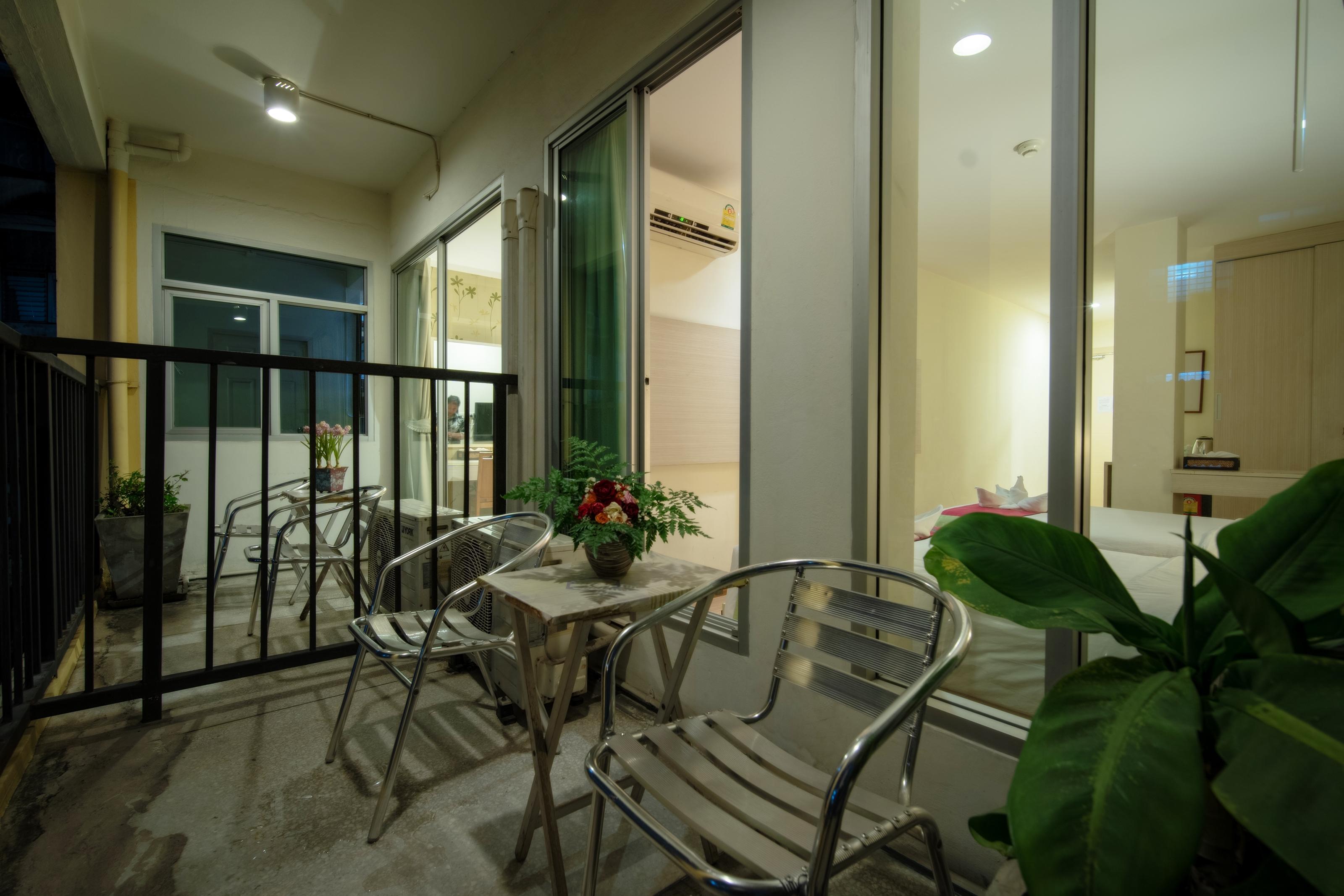 Villa Cha-Cha Khaosan Rambuttri Bangkok Exteriör bild